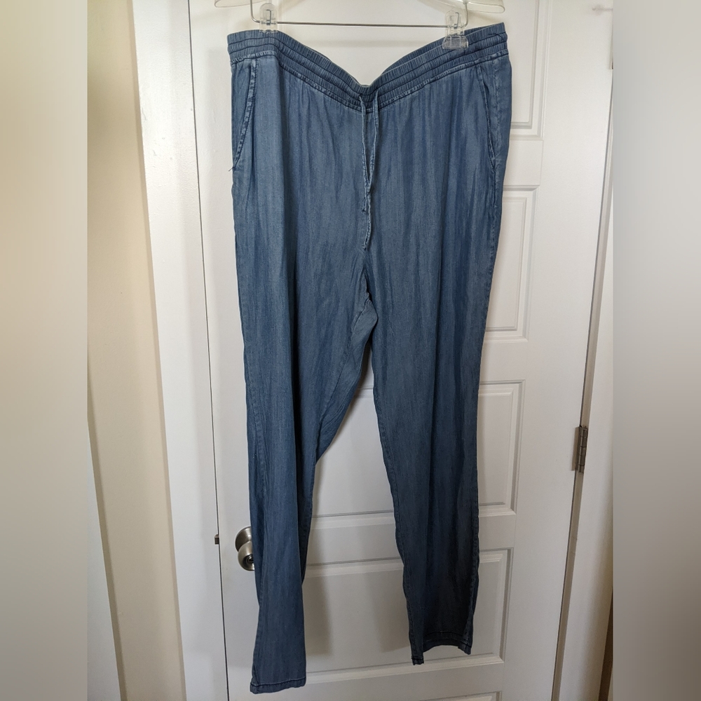 Lightweight Denim colored pants Sunday brand
